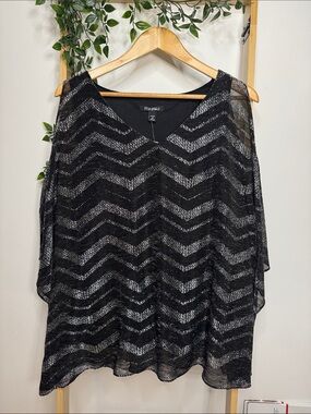 Roz & Ali Black Shimmer V‑Neck Top Silver Chevron Pattern Lagenlook size 1X